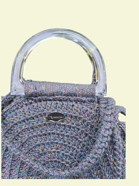 Détail texture crochet artisanal sac rond gris lurex reflets brillants BySHELLDA