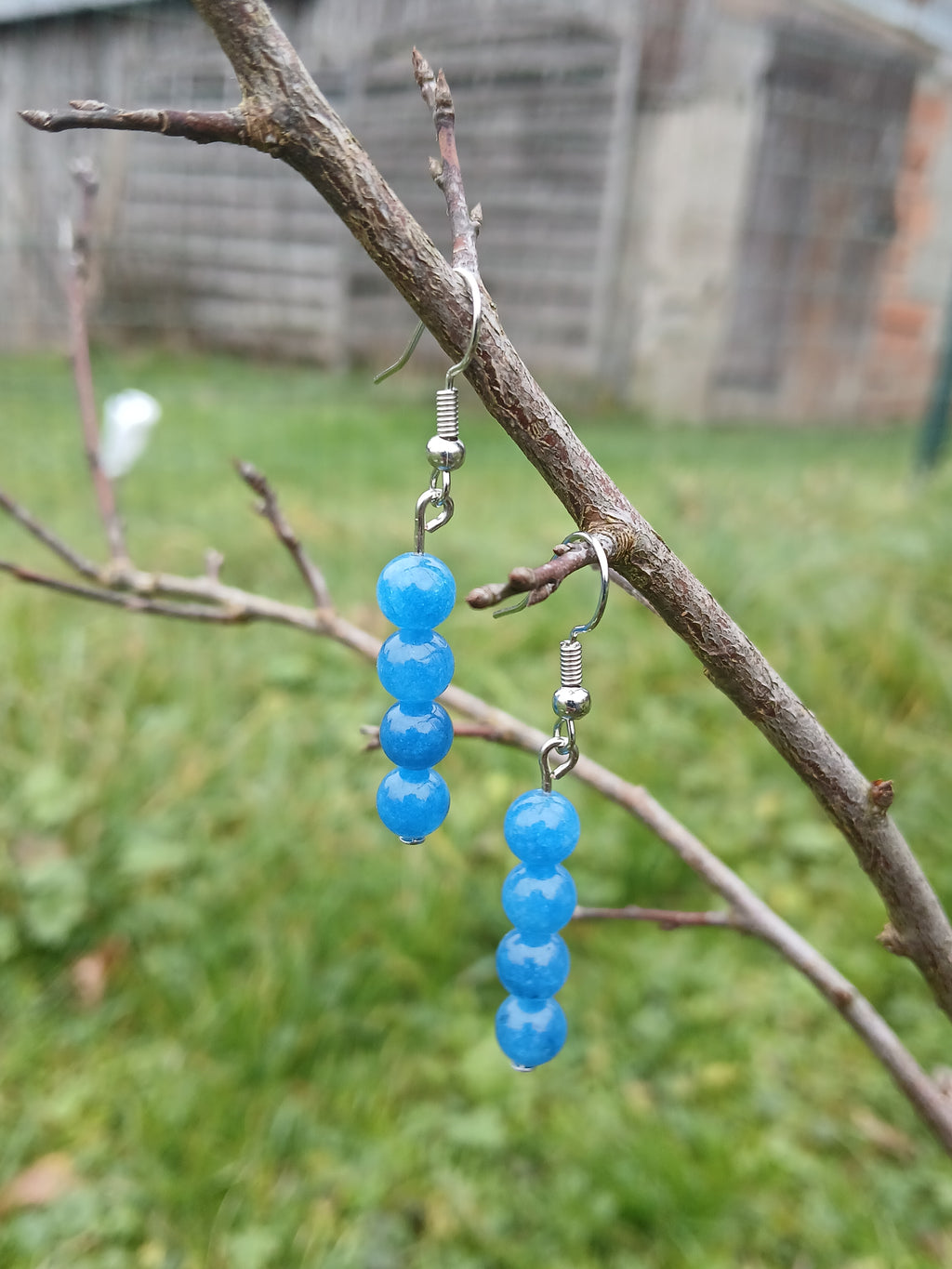 Boucles d’oreilles pendantes en apatite bleue naturelle BySHELLDA, 4 perles montées sur crochets en acier inoxydable 304.