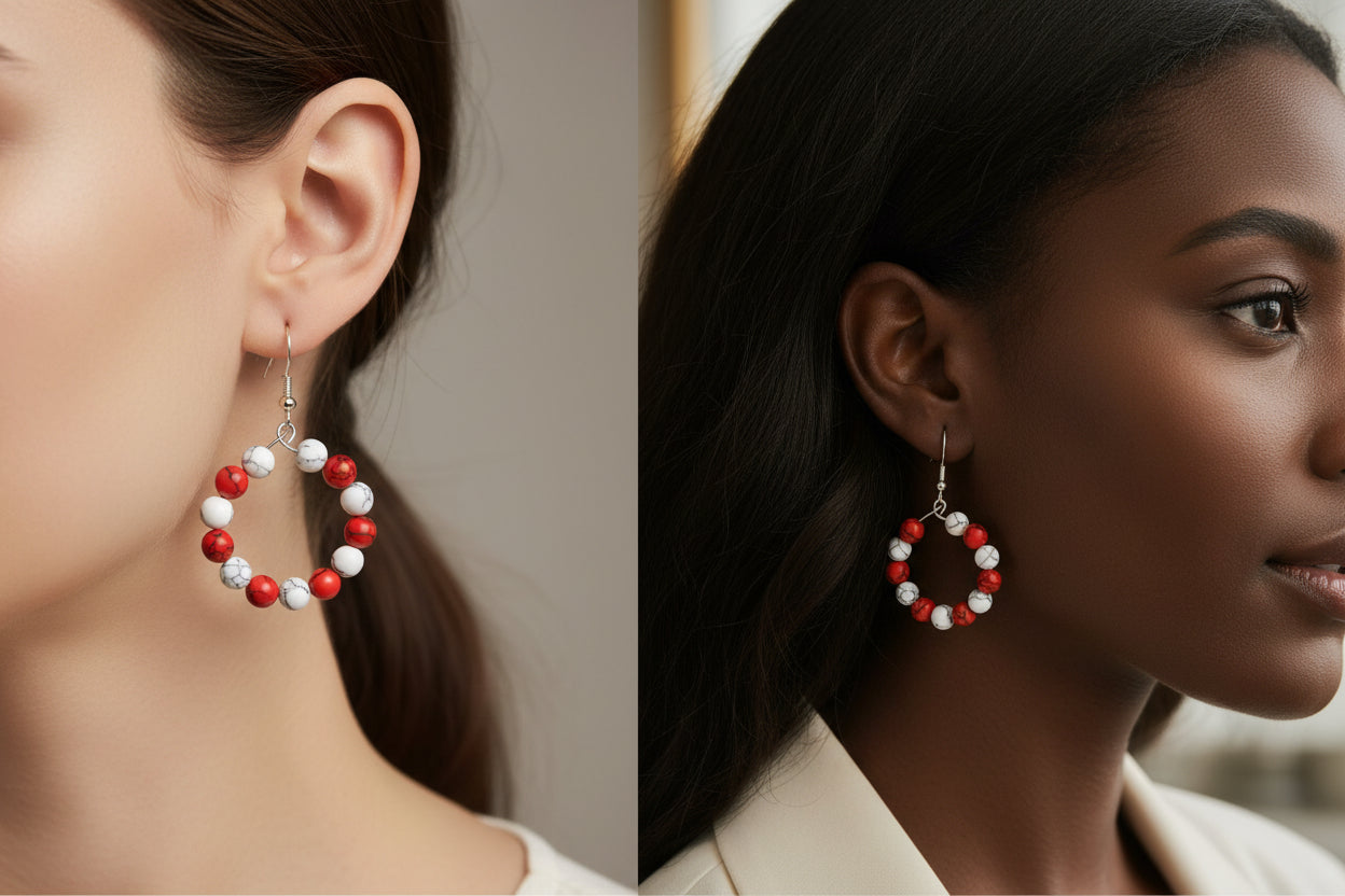 Boucles d'oreilles créoles howlite rouge et blanc portées, bijoux artisanaux BySHELLDA
