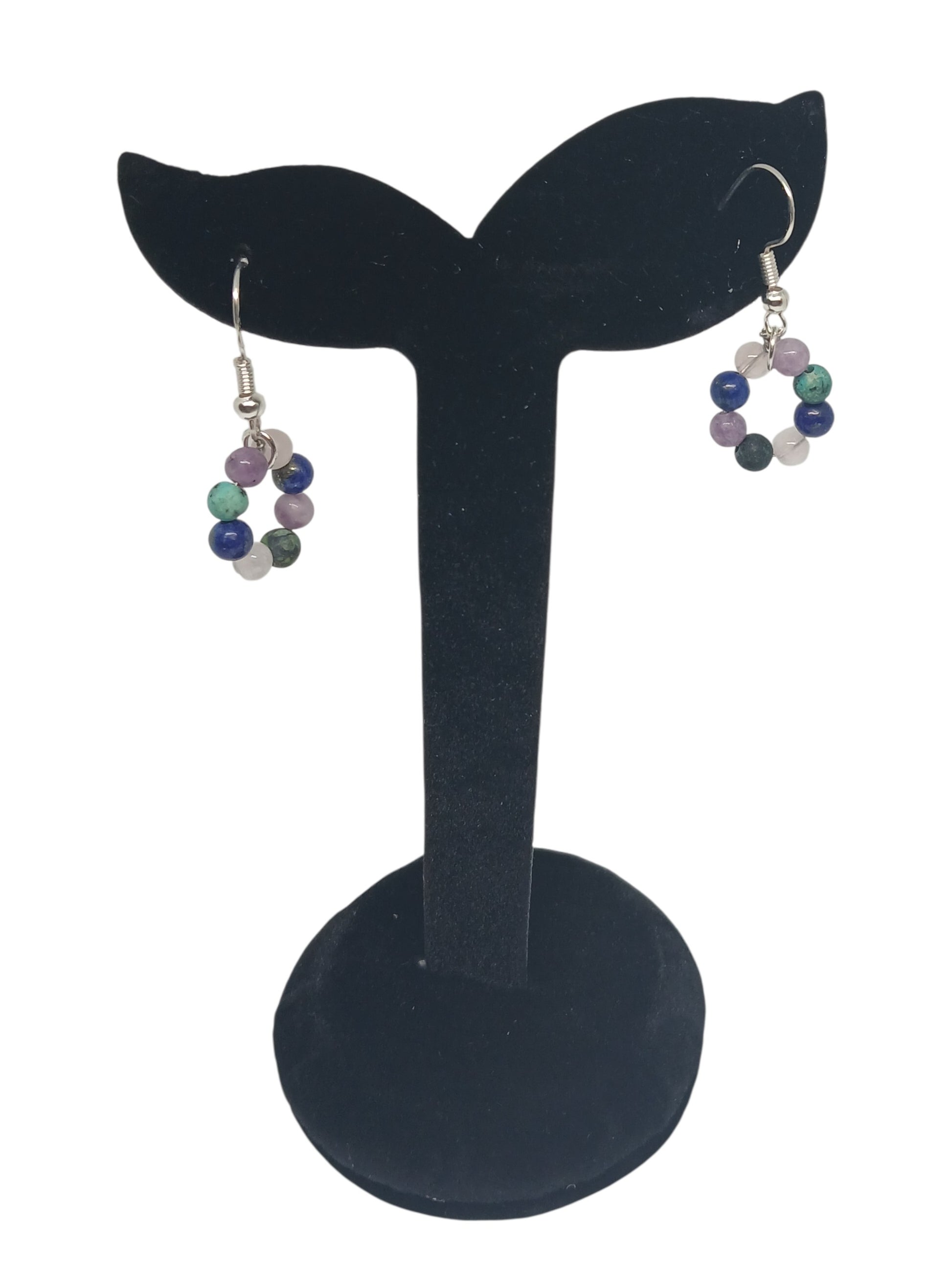 Détail des 4 pierres naturelles lépidolite turquoise lapis lazuli quartz rose