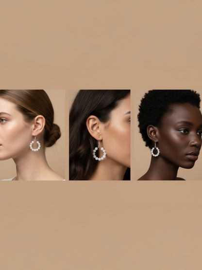 Boucles d’oreilles créoles en pierre de lune naturelle BySHELLDA, perles sur monture acier inoxydable 316L et crochets argent 925.