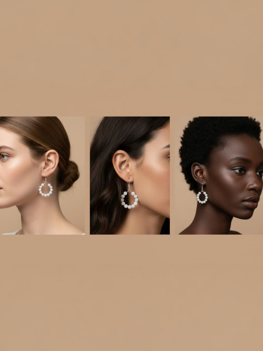 Boucles d’oreilles créoles en pierre de lune naturelle BySHELLDA, perles sur monture acier inoxydable 316L et crochets argent 925.