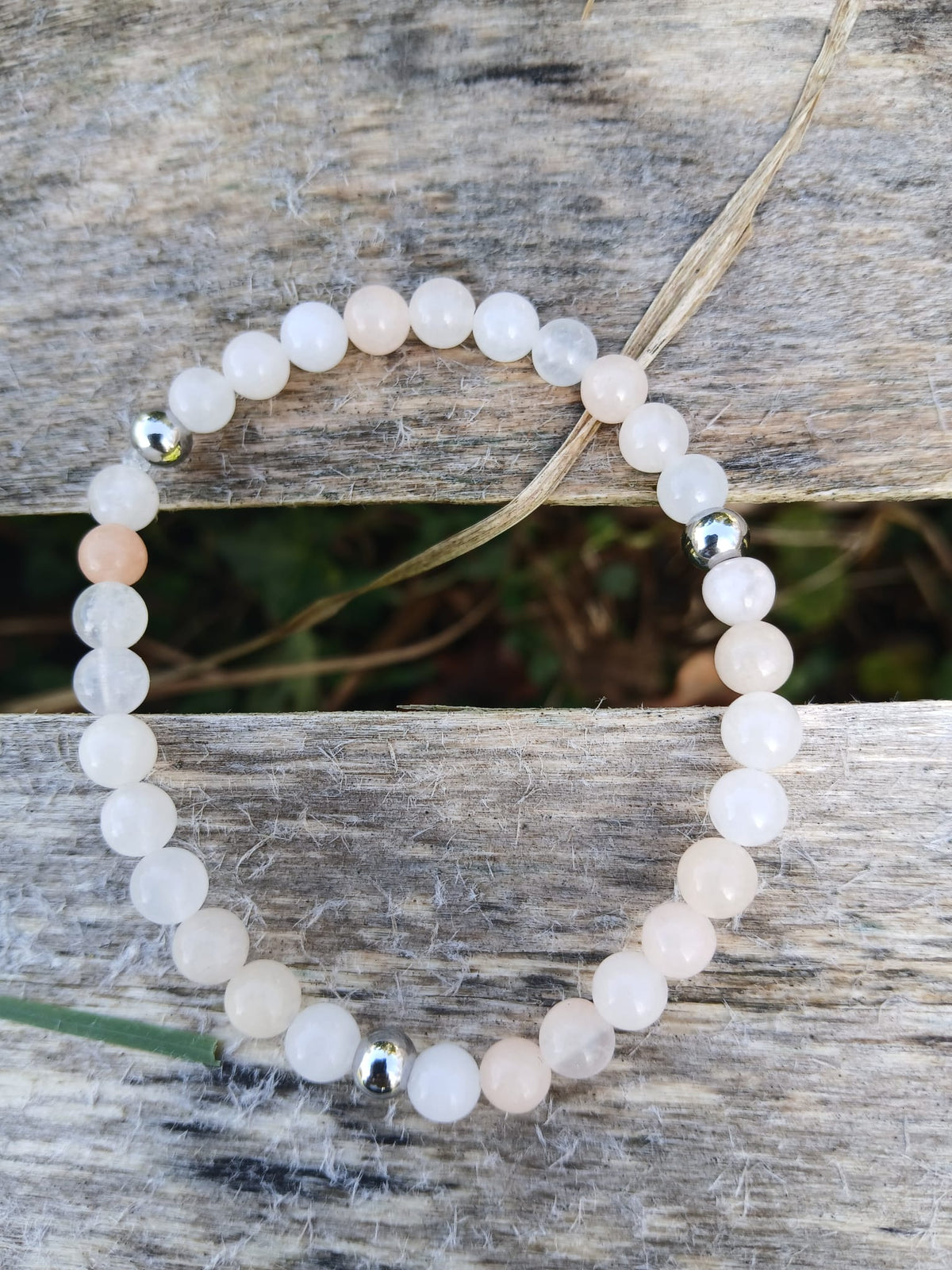 Bracelet artisanal en aventurine rose naturelle aux teintes roses délicates et blanches avec séparateurs acier inoxydable - BySHELLDA