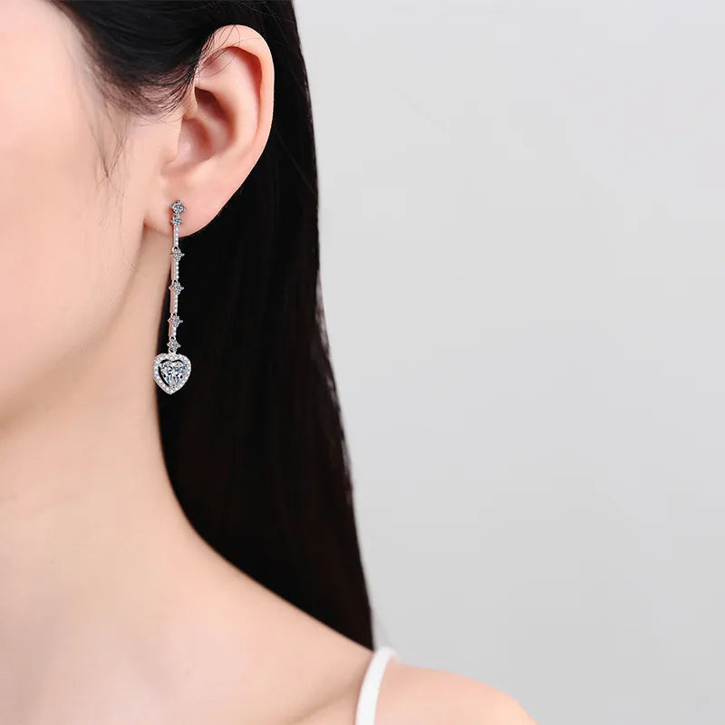 Boucles d’oreilles cœur en argent 925 – moissanite ou zircon – vue produit 4 – BySHELLDA