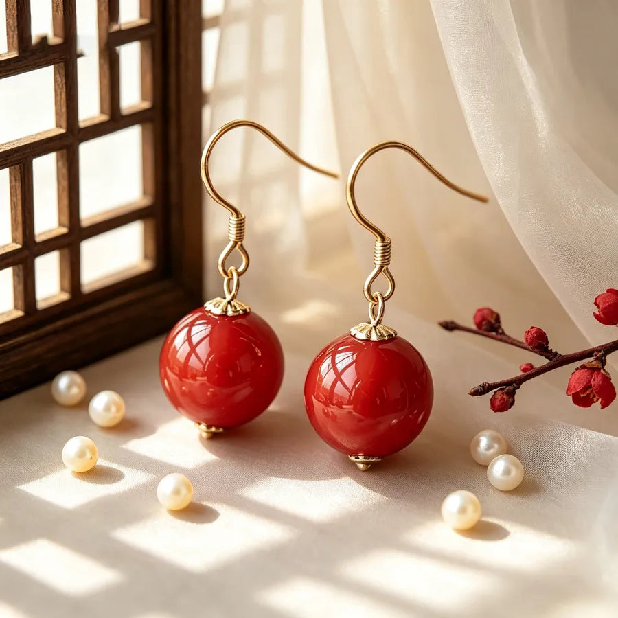 Boucles d'oreilles pendantes perle agate rouge 10 mm, crochets argent 925 – vue 4 – BySHELLDA