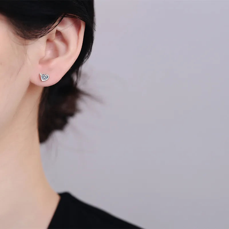Boucles d’oreilles cœur en argent 925 et moissanite – vue produit 4 – BySHELLDA