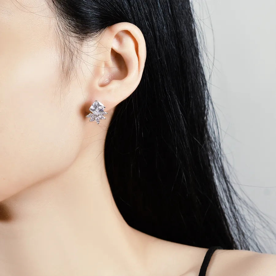Boucles d’oreilles fleur en argent 925 et moissanite – vue produit 5 – BySHELLDA