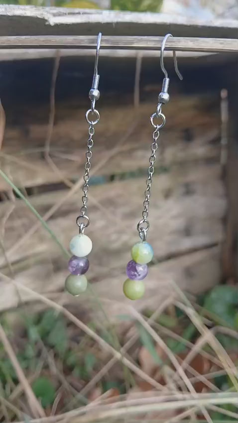Charger la vidéo : Boucles d'oreilles en pierre agate bleu vert et améthyste
